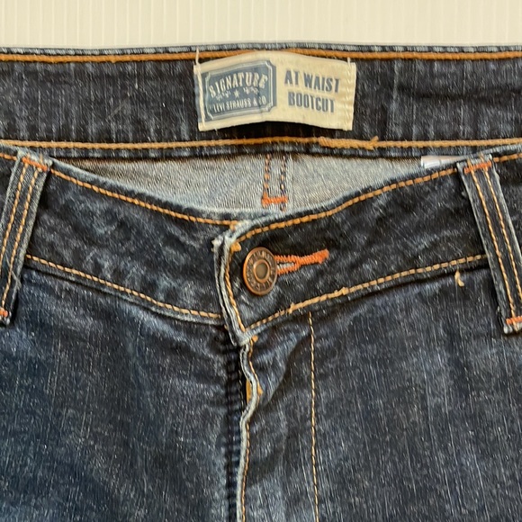 Levi Strauss & Co, at waist, dark wash, bootcut jean, women’s size 14 Short - Picture 5 of 13